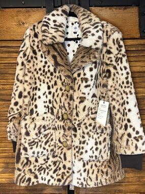 Cabi fall 2025 leopard coat  NWT Faux Fur Leopard Print Jacket - Tan/White